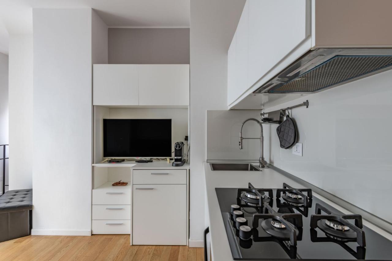 Easylife - Sofisticato Monolocale Con Terrazzino Nel Cuore Di Porta Venezia Милано Екстериор снимка