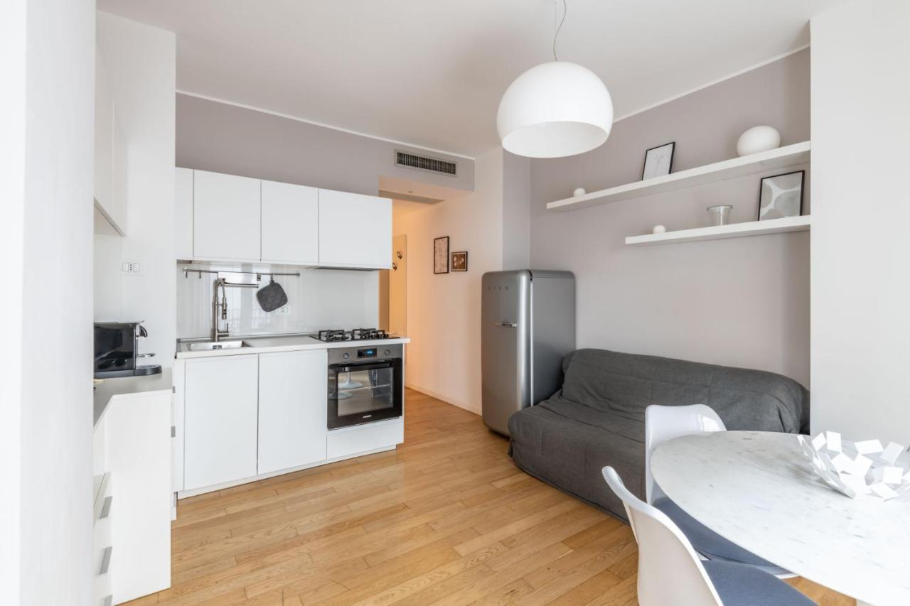 Easylife - Sofisticato Monolocale Con Terrazzino Nel Cuore Di Porta Venezia Милано Екстериор снимка