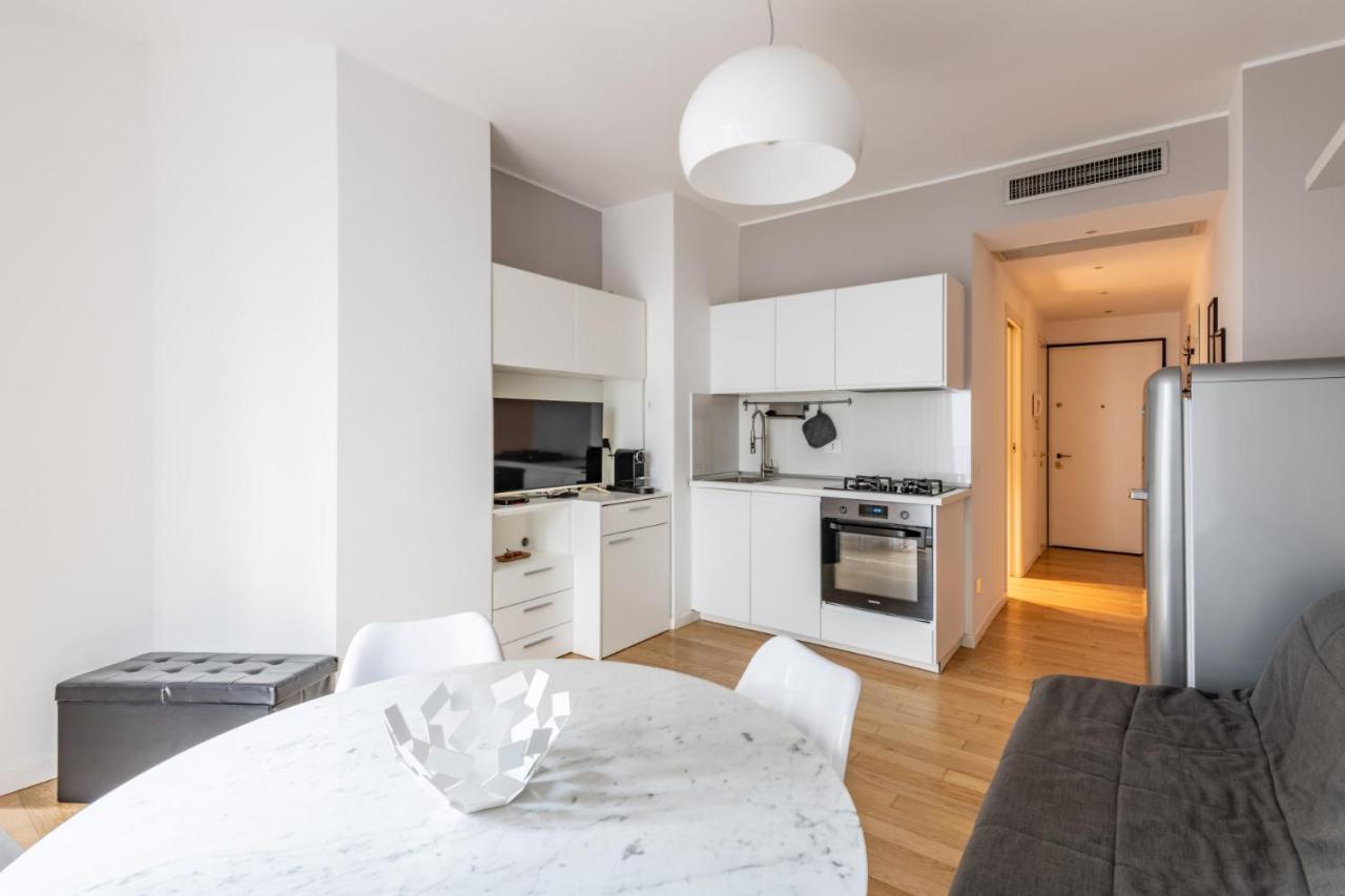 Easylife - Sofisticato Monolocale Con Terrazzino Nel Cuore Di Porta Venezia Милано Екстериор снимка